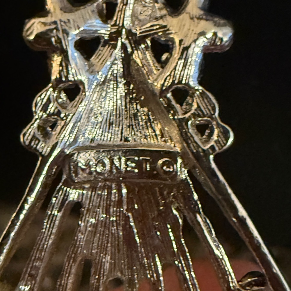 Monet Signed Flower Basket Pendant Silver Plated Vintage Necklace. Circa 1968. - Picture 5 of 7